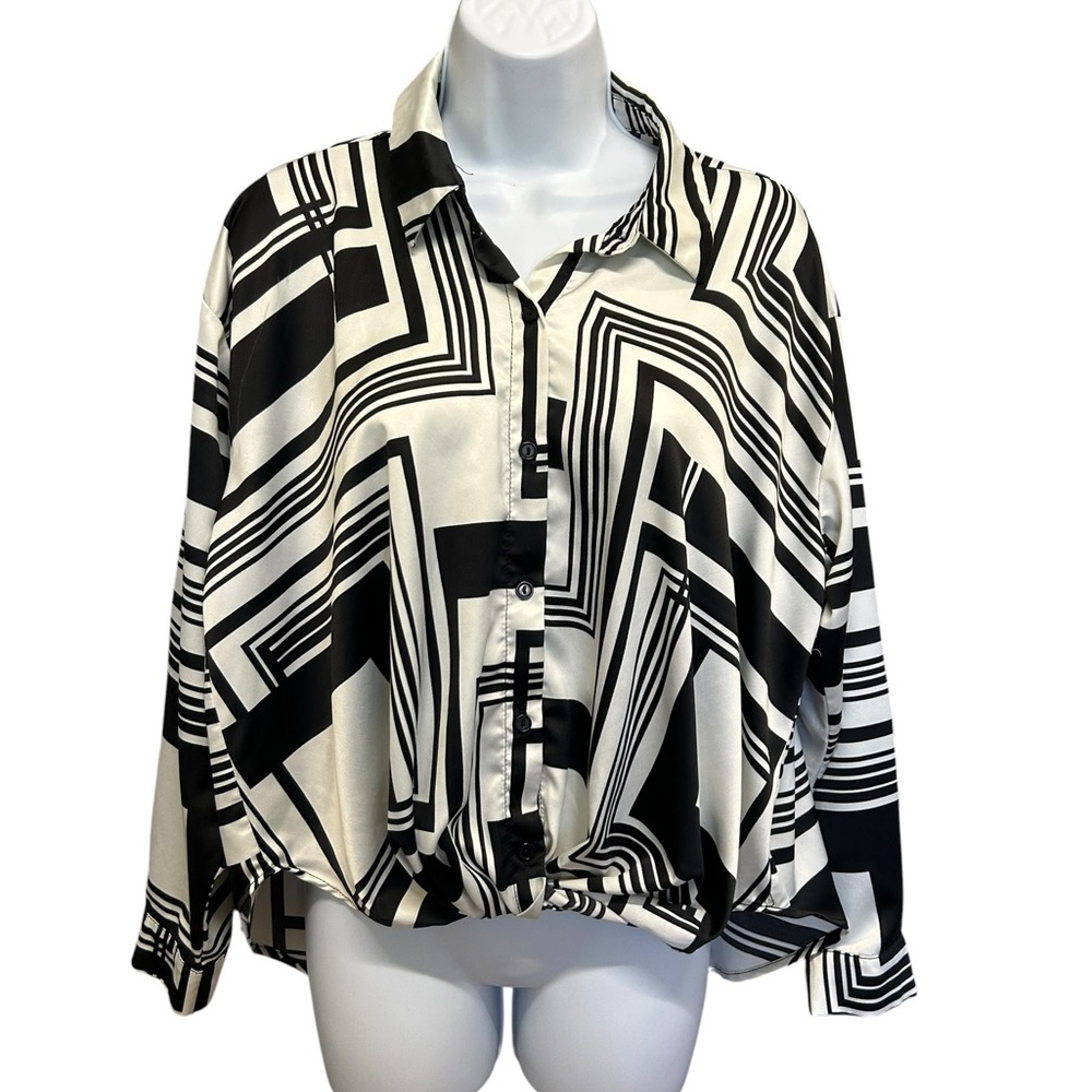 The Line of Style Geometric Abstract Button Up Blouse - Size M - Black/White